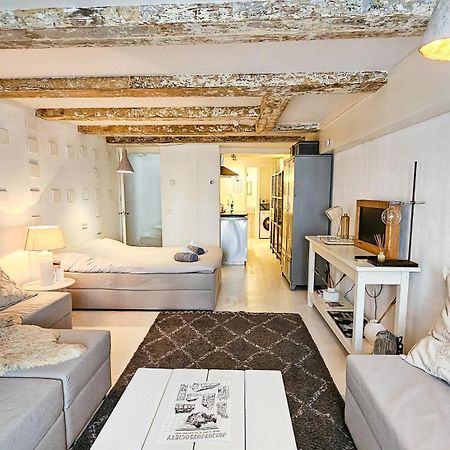 The White Wilde - Studio In A Historic Canalhouse From 1799 Амстердам Екстериор снимка