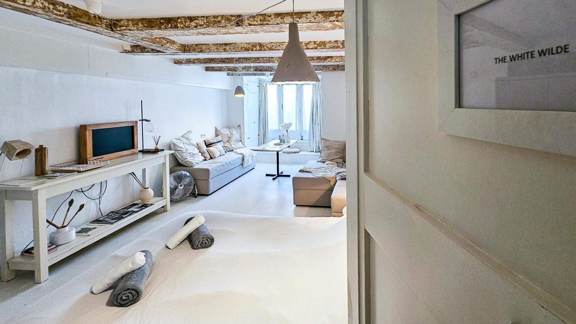 The White Wilde - Studio In A Historic Canalhouse From 1799 Амстердам Екстериор снимка
